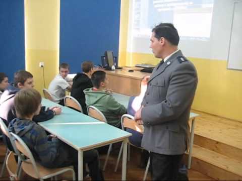 1 lutego 2012 r.Komisarz Grzegorz Demich z Komendy Miejskiej PolicjiAkcja "Bezpieczne ferie"