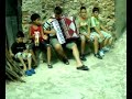 dietro il campanile a suon di fisarmonica. diego, raffaele, giuseppe, daniel, davide ed enzo
