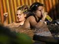 bill et tom en maillot de bain tro boooooooooooo !!!!!!!!!!!!!!!!!!!!!!!!!