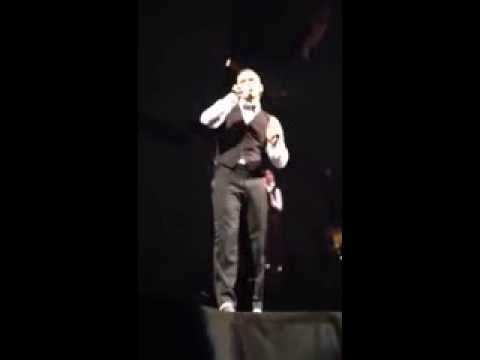 WATCH: Justin Timberlake's Reaction to Fan Flipping Him Off!