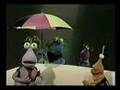 clip video Bette Midler Yellow Beach Umbrella