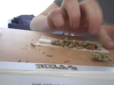 how to properly roll a joint
