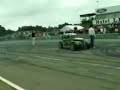 Auto haciendo trompo