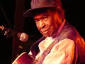 performing: sweet home chicago

david honeyboy edwards is he last of the living delta blues musicians.  still going strong in his 90's, this man is pure blues...make no mistake about it.

i had the pleasure of seeing him for the 2nd time at bb kings club in new york city.

this was recorded on monday 11/10/08
(i recorded almost every song, except 2 or 3 tunes)
honeyboy is accompanied by michael frank on harmonica & rocky lawrence on 2nd guitar.

i highly recommend seeing him!!!!

also check out his book 