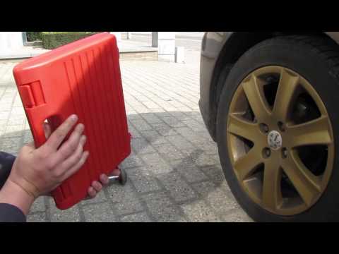 Peugeot 207 – Changing the rear brake discs – The tools you need