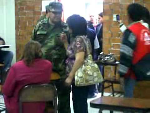Entraron a tiempo a sus centros de sufragio pero no pudieron votar