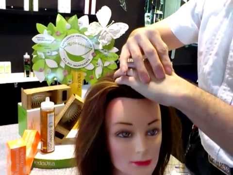 Shampo - piccolo tutorial su come massaggiare i capelli nei vari casi per non fare errori come ad esempio usare prima l'acqua calda e poi l'acqua fredda sui capelli g...