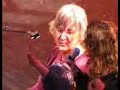 le 19 f�vrier 2007 - halle au grain toulouse.higelin a invit� 25 enfants de don quichotte � son concert, 5 d'entre nous ont pu monter sur sc�ne � la fin du concert et s'exprimer sur la situation actuelle et les blocages rencontr�s. il est grand higelin ! et il n'a qu'une parole.