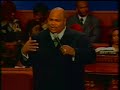Bishop George Bloomer - Speaks a word to Fantasia Barrino Bishop George Bloomer - Speaks a word to Fantasia Barrino