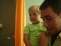 Carlos conoce a su hermano Pablo