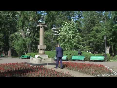 Президент Республики Молдова возложил цветы к бюсту великого русского поэта Александра Пушкина
