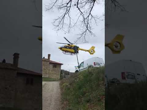 I soccorsi con l'elicottero Pegaso sul luogo dell'incidente