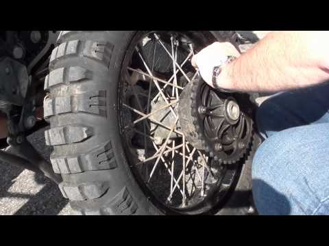 BMW F800GS – Remove and install rear wheel