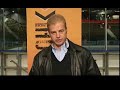 Bengt-�ke Gustafsson �verraskar Marie Lehmann i hockeykv�ll.