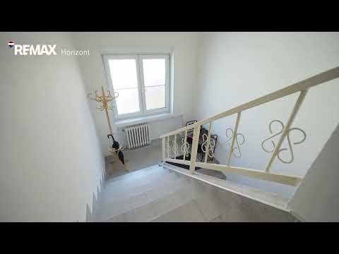 Video Vrané nad Vltavou: Hi-tech domov 163 m² s vlastním wellness a duší venkova
