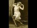 Brilliant idea of the popular dance rumba which in early 30s won the floors of all dancing halls presented in this recording in a pastiche-like form with satirical air, both by musicians and the singer.Rec. W.Weist Archive