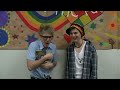 Zusammen mit Y-TITTY haben wir dieses informative Video kreiert, in dem es darum geht wie man am besten zum perfekten Aussenseiter wird und wie man es lernen kann Aussenseiter zu verstehen... Hoffentlich gefällt es euch, wir hatten viel Spaß dabei und ja:-) Wenn ihr uns unterstützen wollt, dann favorisiert das Video doch mal, dafür wären wir euch dankbar ansonsten... VIEL SPAß EUCH LEUTE!!! ... achja: ich hab mit Julia geschlafen... Besucht den Kanal von Y-TITTY: www.youtube.com