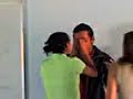 Pues aqui esta omar de lo lindo que se deja pintar los ojos en el salon, esto ocurrio el dia 25 de septiembre del 2007, esto fue en presnecia de la profesora de ingles, quien lo pinta es eunice, que linda se ve omar.