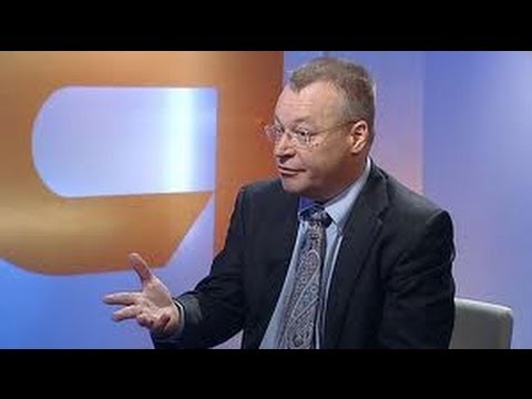 El jefe de Nokia arrojó al suelo un iPhone durante entrevista televisiva