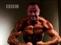 Muscles and sun tans - Tantastic - BBC