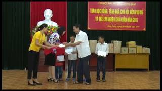 Chi hội Phụ nữ chợ trung tâm Uông Bí: Trao học bổng cho Trẻ em nghèo xã Điền Công