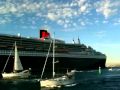 QUEEN MARY 2 leaving Port of Fremantle