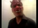 Imitazione di RAMBO nel bagno... grande Rosario!!! Imitazione di RAMBO nel bagno... grande Rosario!!!