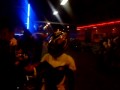aankleden voor de start van de minibiketraining.MP4