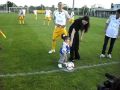 2010-05-25 | Calcio_Inizio_Partita_Benefica_Pro_Giorgia.AVI ~> Gioved 20 Maggio 2010 - Centro Sportivo di Collecchio - Parma Calcio - Partita benefica pro Giorgia - Calcio d'inizio. ... Calcio Inizio Partita ... ()