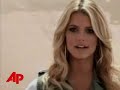 Jessica Simpson Entertains U.S. Troops in Kuwait