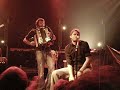 en premi�re partie des ogres de barback ;)
g�nial :)