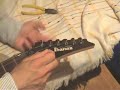 Reciclando una cuerda rota de guitarra.