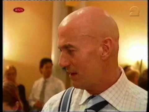 lijst 0 - Katja Schuurman en Bridget Maasland interviewen een aantal lijsttrekkers voorafgaand aan een debat voor de landelijke verkiezingen in 2002.