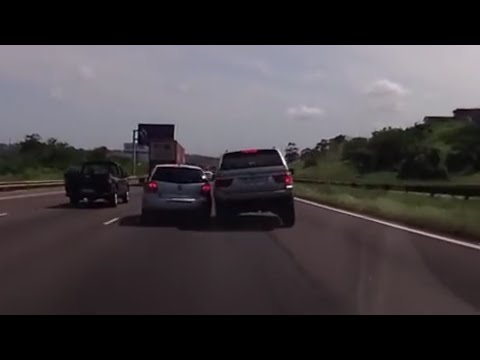 Kierowca z BMW X5 chciał zastraszyć typa