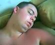pusca mort in canapea