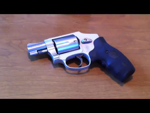 how to remove j frame grip