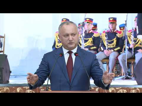  Президент Республики Молдова вручил Почетные грамоты лучшим выпускникам лицеев страны