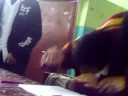 pegandole a un emo de mentira