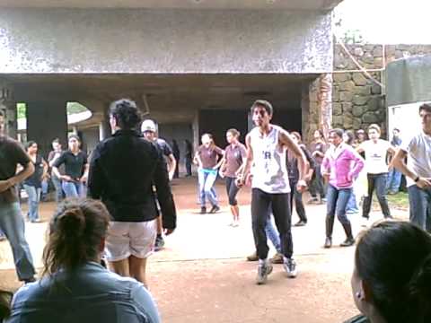 rzapatav - Ahora se estructura el baile, con la participación de los varones ( los videos anteriores eran solo de las alumnas ) y se muestra una versión borrador, de la...