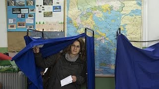Yunanistan kritik seçimler için sandık başında