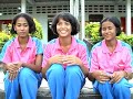la croix-rouge fran�aise est engag�e dans vingt projets de reconstruction/r�habilitation d'�coles et de structures d'accueil pour enfants, orphelins du tsunami et enfants d�favoris�s, � qui l'on permet d'avoir acc�s � une scolarit� normale.