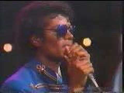 Michael Jackson imitates James Brown