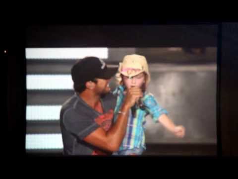 someoneelse - Luke Bryan pulls 6 year old Kylee out of the crowd to sing to her, but it ends up shes the one singing to Luke! The song is Someone Else Calling You Baby. :)...