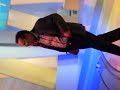 vid�os de julien lepers qui gal�re � mettre sa ceinture...