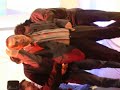 vid�os de julien lepers qui gal�re � mettre sa ceinture...