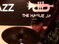 de legendarische jazzdrummer jimmy cobb (78) speelde jarenlang in de band van miles davis, met wie hij legendarische albums opnam, zoals kind of blue. ook deelde hij het podium met billie holiday, john coltrane, thelonious monk en dizszy gillespie. hij wordt in de fameuze jazzkelder van het haagse bel air hotel bijgestaan door drie geweldige jazzmusici: tenorsaxofonist javon jackson (o.a. elvin jones, art blakey), pianist ronnie mathews (max roach, clark terry) en bassist nat reeves (sonny stitt, pat metheny).