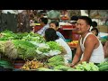 www.betweenonline.com Luke Nguyen - Greater Mekong - Burma - Burmese food Yangon, Myanmar In the fifth episode of Luke Nguyen's Greater Mekong, Luke discovers the little known foods and flavours of Yangon -- the former capital city of Myanmar. Luke begins his culinary education by learning the art of making the famous Mohinga, with one of the city's lively Mohinga experts. He tries his hand at making rice paper sheets the traditional way at 17th street market, and cooks a traditional Burmese prawn curry described by locals as being 
