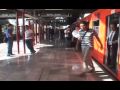 Video: Nada detiene a los acosadores del metro