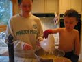 Xander et Alex font un gateau
