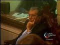 El Senador Gustavo Petro presentó en la Plenaria del Senado de la República, el 17 de abril de 2007, el debate sobre el origen del paramilitarismo en Antioquia. El debate recopila toda la información documental escrita sobre lo que pudo motivar el surgimiento del fenómeno paramilitar en Colombia, empezando por la huída de los narcotraficantes a Panamá y su posterior regreso al país luego del derrocamiento del Presidente Noriega. De regreso al país, los narcotraficantes colombianos, ante la necesidad de invertir y camuflar sus fortunas, deciden radicarse en la zona del magdalena medio, comprando grandes extensiones de tierra, las más fértiles.  En estas zonas forman sus ejércitos paramilitares y los entrenan, incluso contratando mercenarios extranjeros en complicidad con altos mandos militares de la época.Los primeros resultados de esos entrenamientos son los atentados al avión de Avianca, la muerte de varios candidatos presidenciales y ministros, por parte del llamado grupo de extraditables, que le declararon la guerra al Estado, en cabeza del narcotraficante Pablo Escobar. En este enfrentamiento entre el Estado y Pablo Escobar nace un grupo de narcos que se autodenominan 
